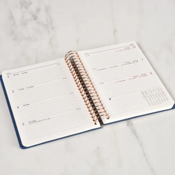 KOZO Kalender 2026 A6 Vecka per uppslag Sand