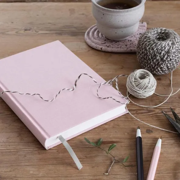 Olinjerad Blank Book A5 256 sidor Dusty Rose